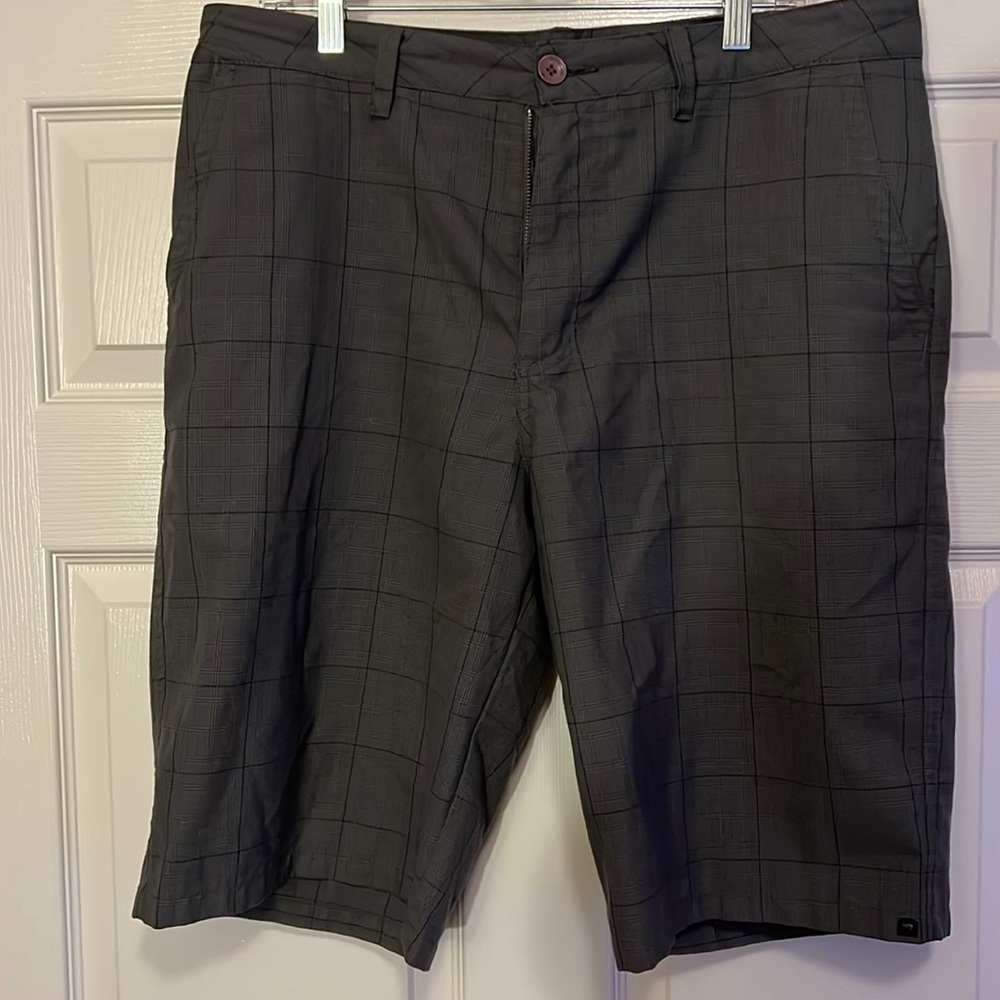 Quicksilver 36W gray shorts